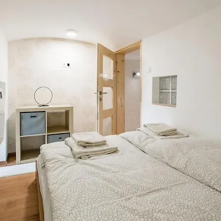 W Terrace In City Centre Apartment *